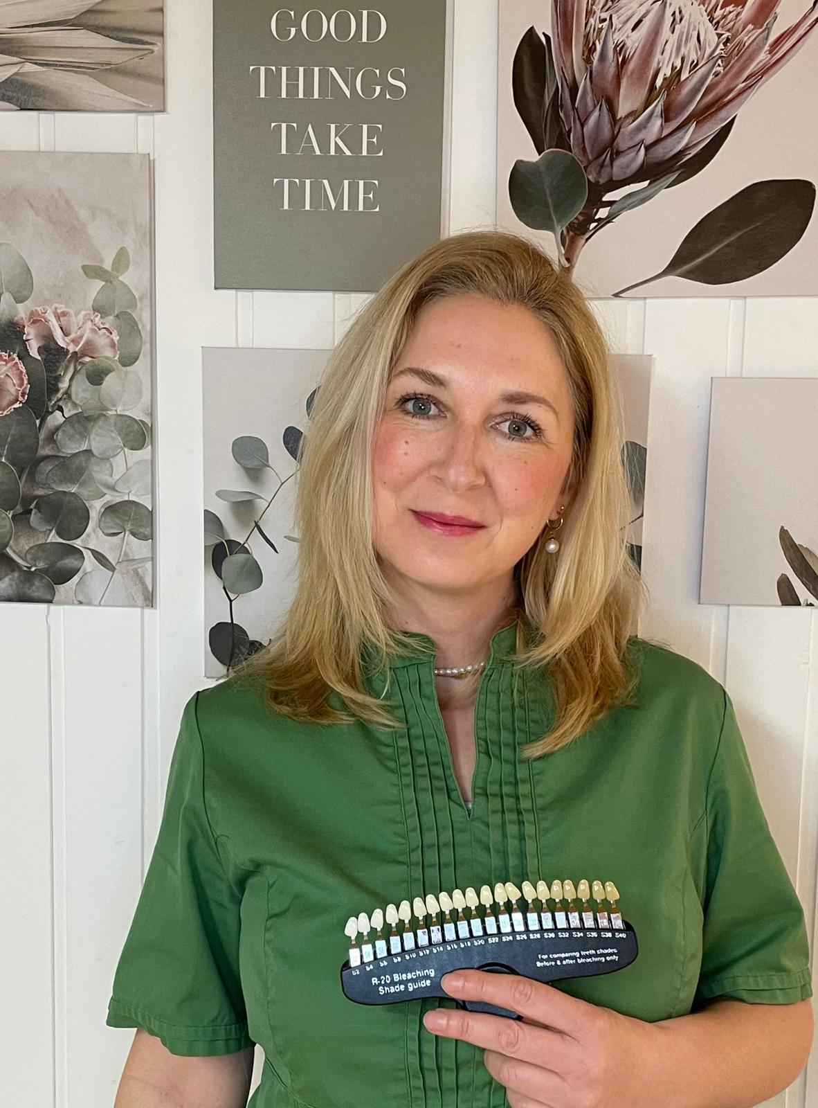 Orsolya Steinhausz – Dentalkosmetikerin mit über 25 Jahren Erfahrung